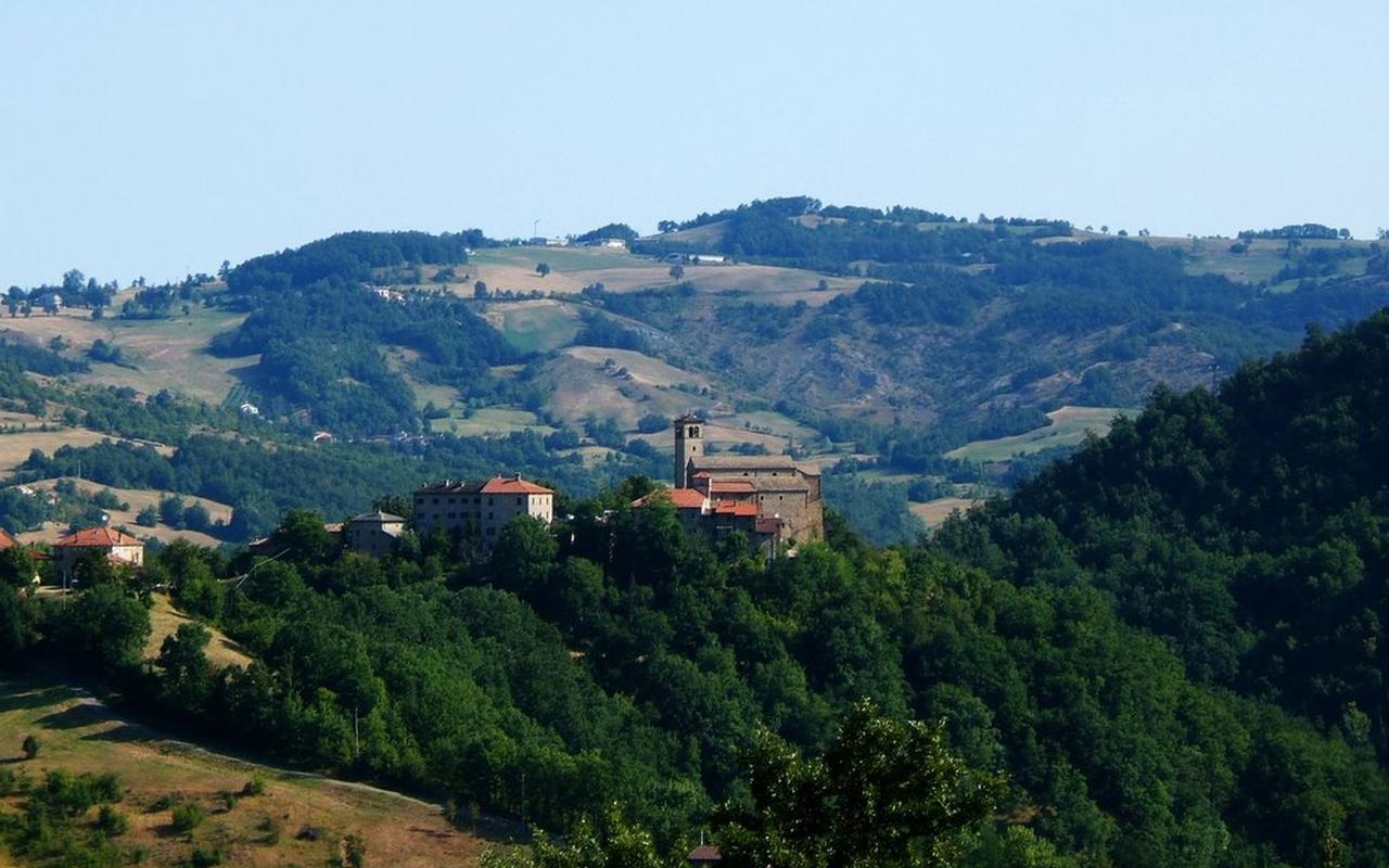 Ostello Podesteria Di Gombola Polinago Exterior foto